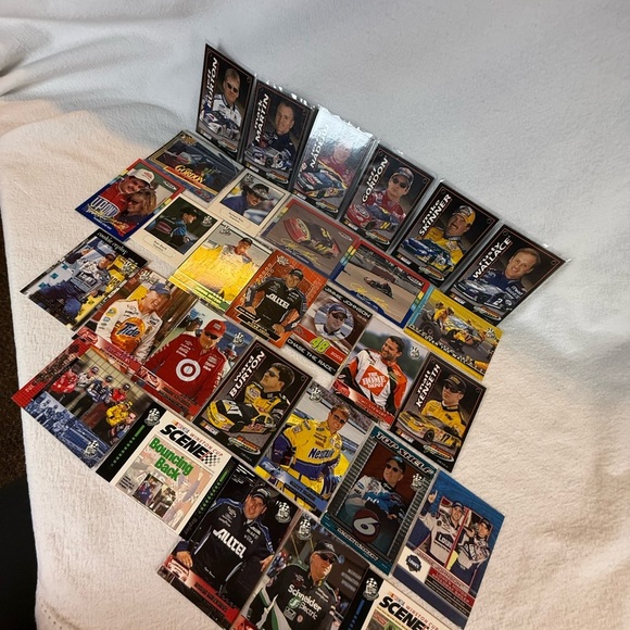 NASCAR Trading cards 28 total, various retired drivers - Picture 15 of 16